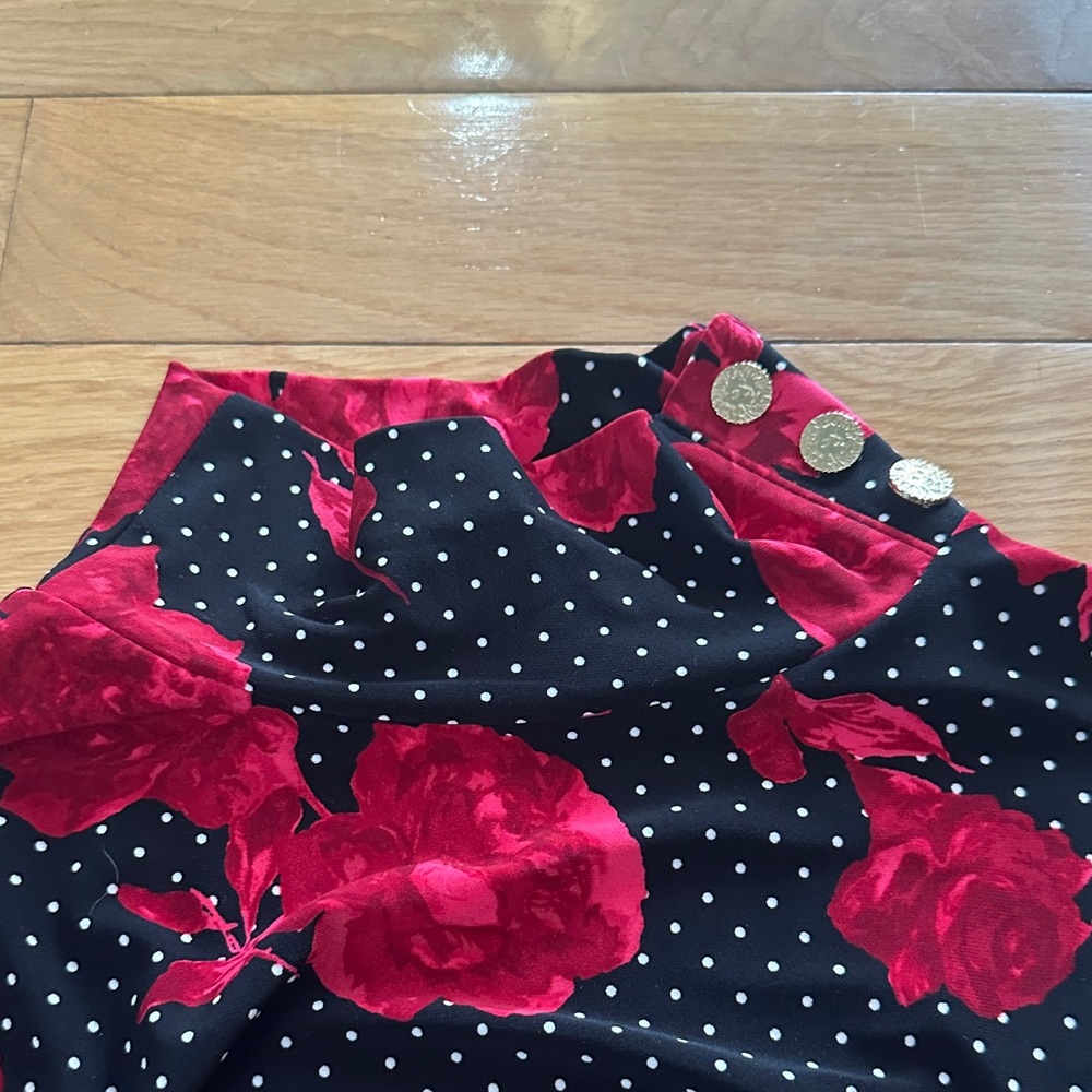 Anne Klein Black and Red Floral Blouse - Picture 2 of 2
